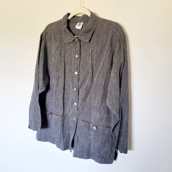 CTC Linens Linen Lagenlook Buttondown Top - Picture 2 of 6